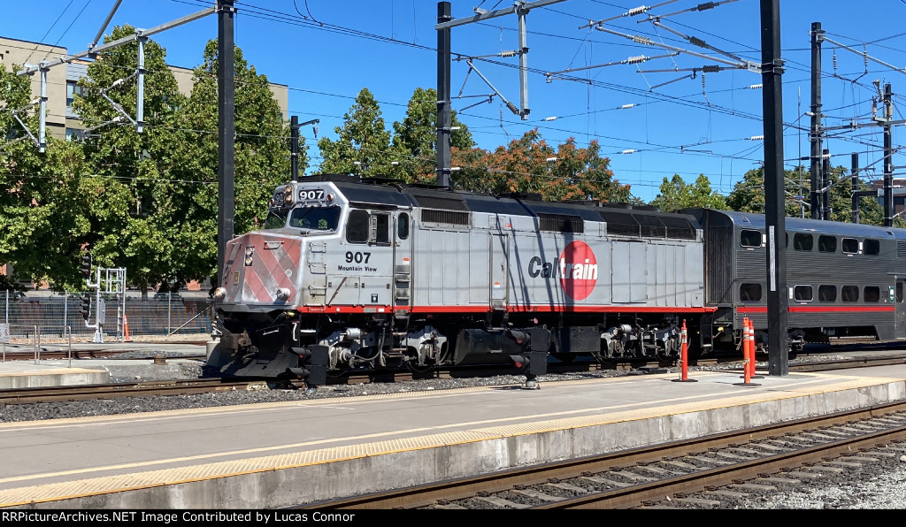 F40PH-2 Leads #224 Southbound